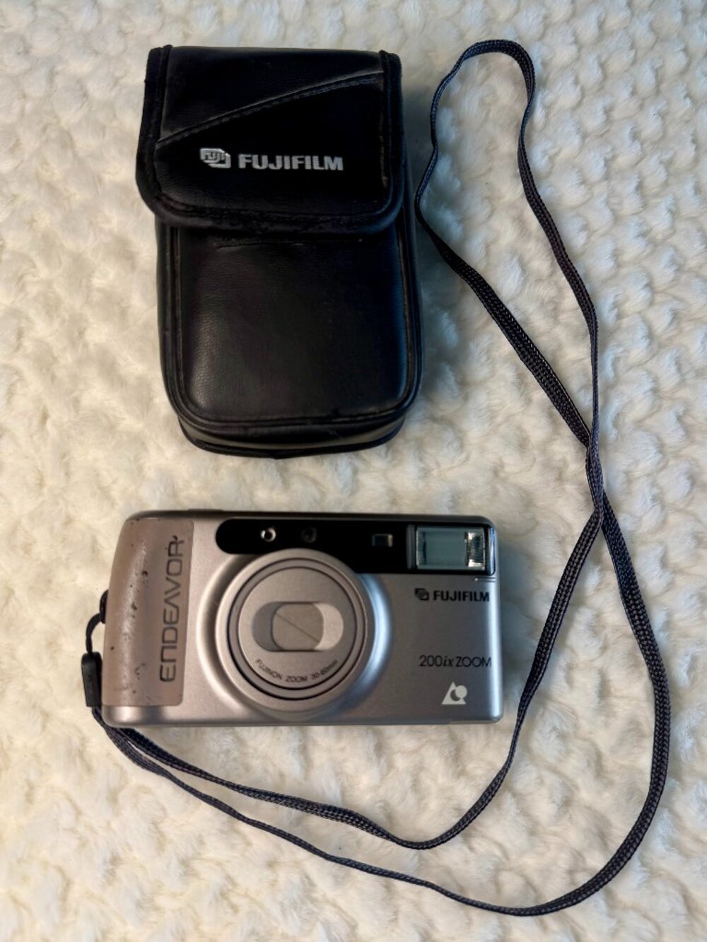 Vintage FUJIFILM ENDEAVOR 200iX APS Zoom Film Camera with case